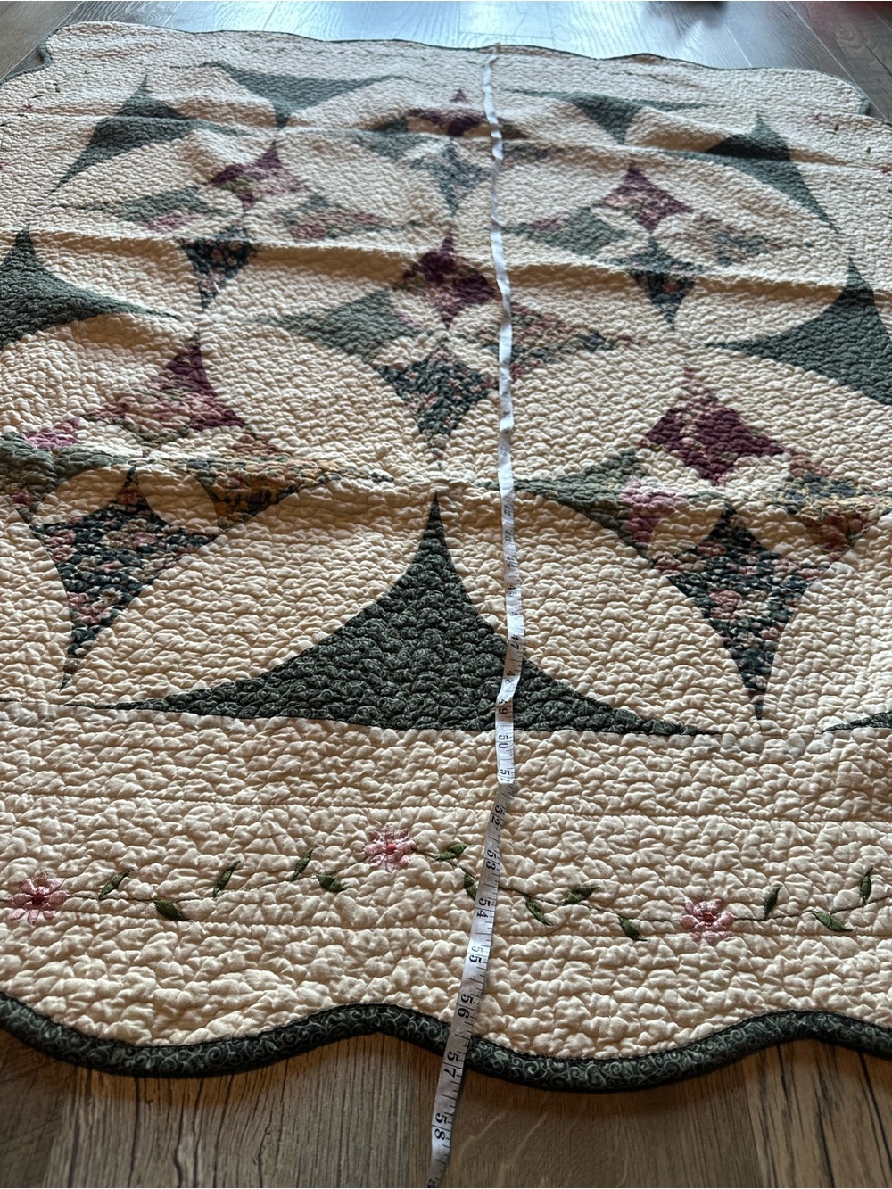 Vintage Patchwork HomeTex Quilted Floral Throw Blanket Cream with Green Trim - Picture 4 of 5